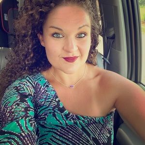 Meet your Posher, Courtney